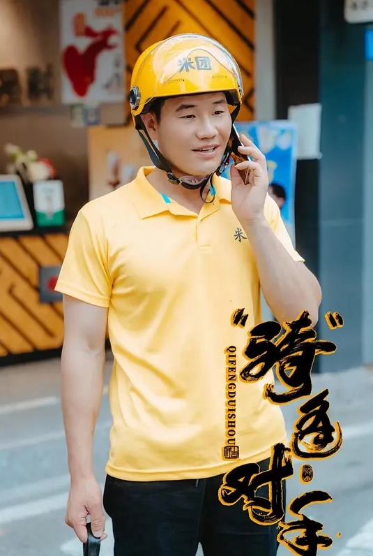 良家小少妇露脸穿上性感的黑丝跟大哥激情啪啪性爱口交大鸡巴让大哥吃奶舔逼道具插压在身下无套爆草浪叫 - 唐人影视